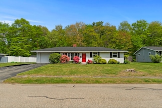 50 Bradford St, Holbrook, MA 02343