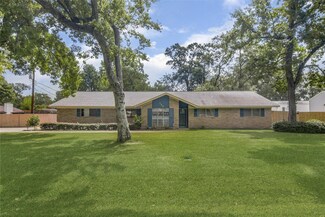 120 Lone Oak Dr, Highlands, TX 77562