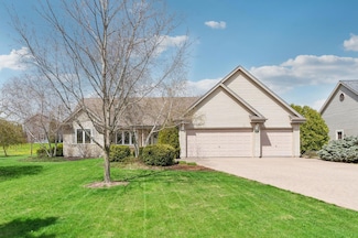8917 S 45th St, Franklin, WI 53132