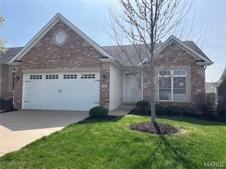 240 Glasgow Dr, Saint Charles, MO 63301