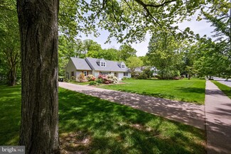 2645 Longwood Dr, Wilmington, DE 19810