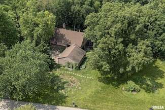 28018 230th St, Le Claire, IA 52753