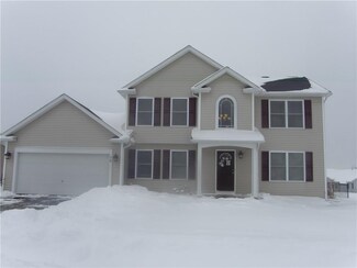 70 Harrogate Crossing, West Henrietta, NY 14586