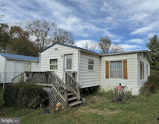 560 Youngs Dr, Front Royal, VA 22630