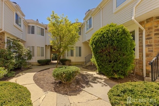 1027 Schmidt Ln, North Brunswick, NJ 08902