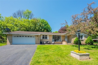 311 Countryshire Dr, Rochester, NY 14626