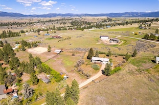 445 Sapphire Ln, Stevensville, MT 59870