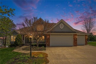 3213 Harbor View Dr, Saint Joseph, MO 64506