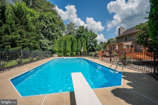 305 Bartram Ln E, Hockessin, DE 19707