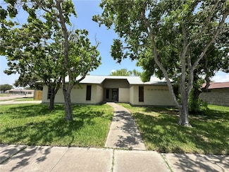 2001 Saint Charles Dr, Portland, TX 78374