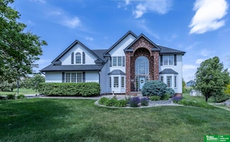 3902 Fox Ridge Dr, Bellevue, NE 68123