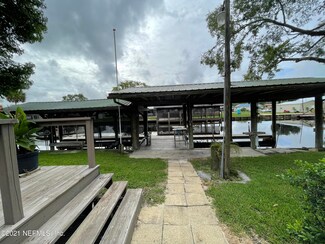 128 Paradise Dr, Welaka, FL 32193