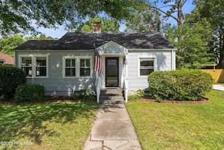 822 Chattawka Ln, New Bern, NC 28560