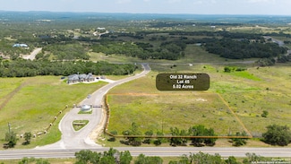 813 Old 32 Crossing Dr, Blanco, TX 78606