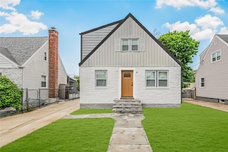 175 Dorchester Rd, Garden City, NY 11530