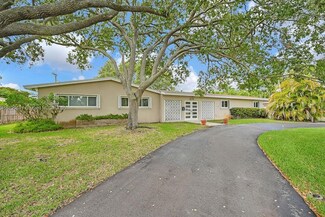 8240 SW 141st St, Palmetto Bay, FL 33158