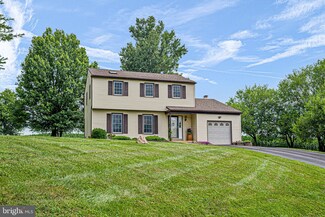 8 Greenfield Ln, West Grove, PA 19390