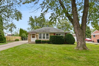 1900 Pratt Ave, Des Plaines, IL 60018