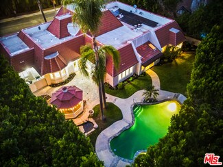 3124 Nicada Dr, Los Angeles, CA 90077