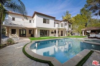 20208 Wells Dr, Woodland Hills, CA 91364