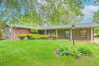 2520 Greenberry Dr, Florissant, MO 63033