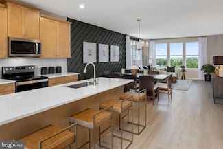 2623 River Birch Rd, Herndon, VA 20171