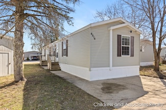 6516 Bayonet Ave SW, Grand Rapids, MI 49548