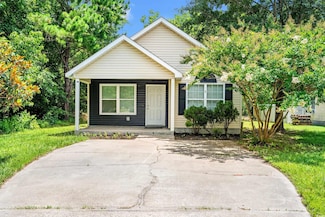 106 W Washington St, Tabor City, NC 28463