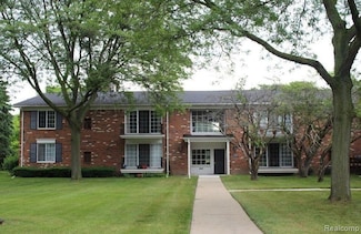 408 Fox Hills #A5 Dr S, Bloomfield Hills, MI 48304