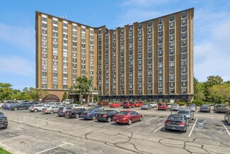 1 Renaissance Place Unit 902, Palatine, IL 60067