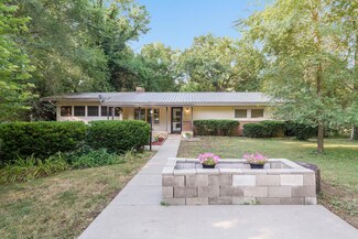 3040 E Beaumont St, Springfield, MO 65804