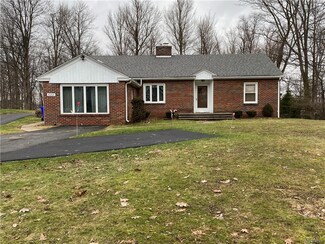 4252 Quinby Dr, Hamburg, NY 14075