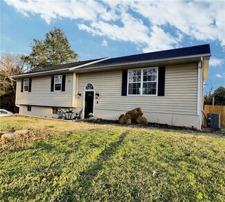 14932 E Redbird Rd, Nevada, MO 64772