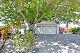 6250 Yakima Ct, Sun Valley, NV 89433