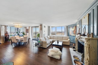 2005 Harmon Cove Tower Unit 2005, Secaucus, NJ 07094