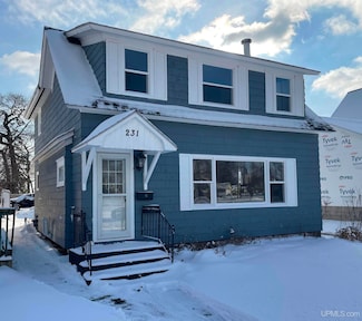 231 Ogden Ave, Escanaba, MI 49829