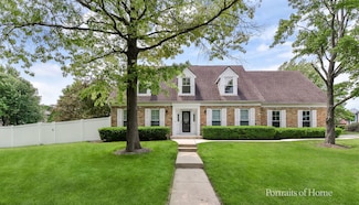 631 S Whispering Hills Dr, Naperville, IL 60540