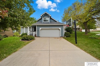 17023 Holmes Cir, Omaha, NE 68135