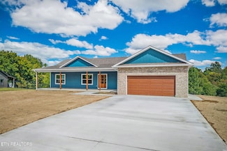 9345 Fox Hill Rd, Baxter, TN 38544