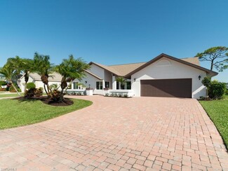 9934 Ortega Ln, Bonita Springs, FL 34135