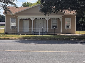 601 W Washington Ave Unit B, Navasota, TX 77868