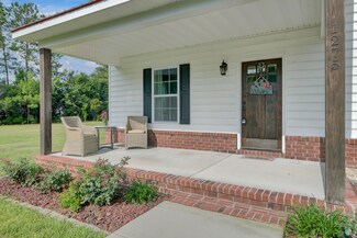 1275 Long Acre Dr, Bonneau, SC 29431