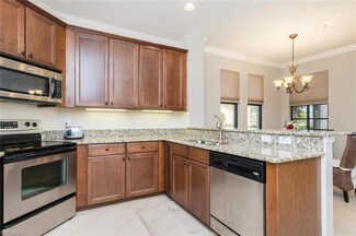1423 Santiago Cir Unit 1703, Naples, FL 34113