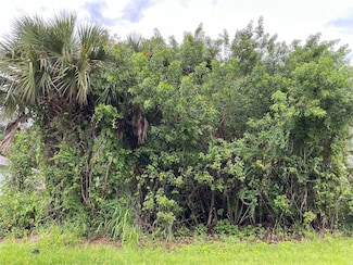 737 Rolling Hill Dr, Sebastian, FL 32958