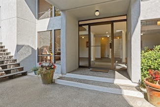 8517 242nd St SW Unit 205A, Edmonds, WA 98026