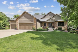 6267 Enclave Cir, Johnston, IA 50131