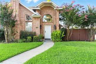 1129 Wild Cherry Dr, Carrollton, TX 75010