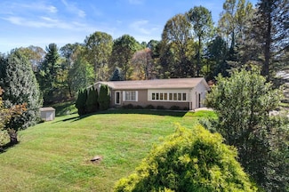 21 Cedar Point, Galax, VA 24333