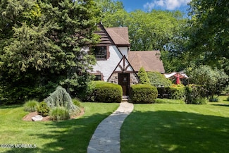 12 Garden Rd, Little Silver, NJ 07739