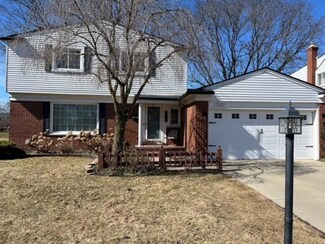 17327 Stamwich St, Livonia, MI 48152